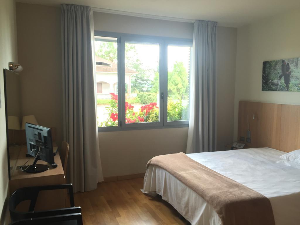 Ca' Del Lupo Hotell Montelupo Albese Eksteriør bilde