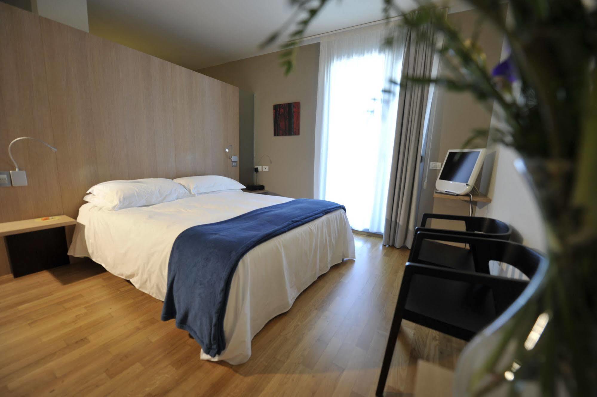 Ca' Del Lupo Hotell Montelupo Albese Eksteriør bilde