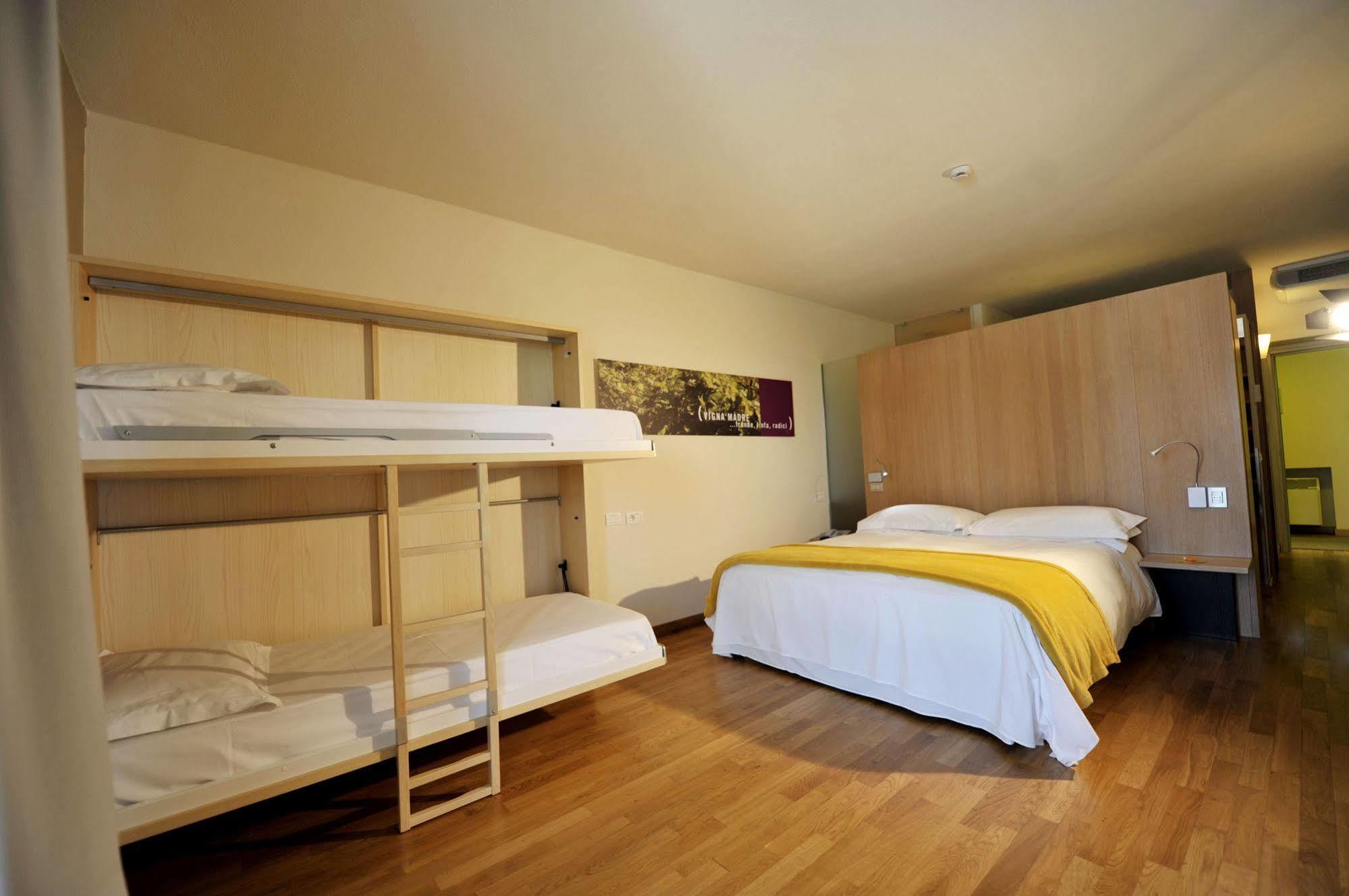 Ca' Del Lupo Hotell Montelupo Albese Eksteriør bilde
