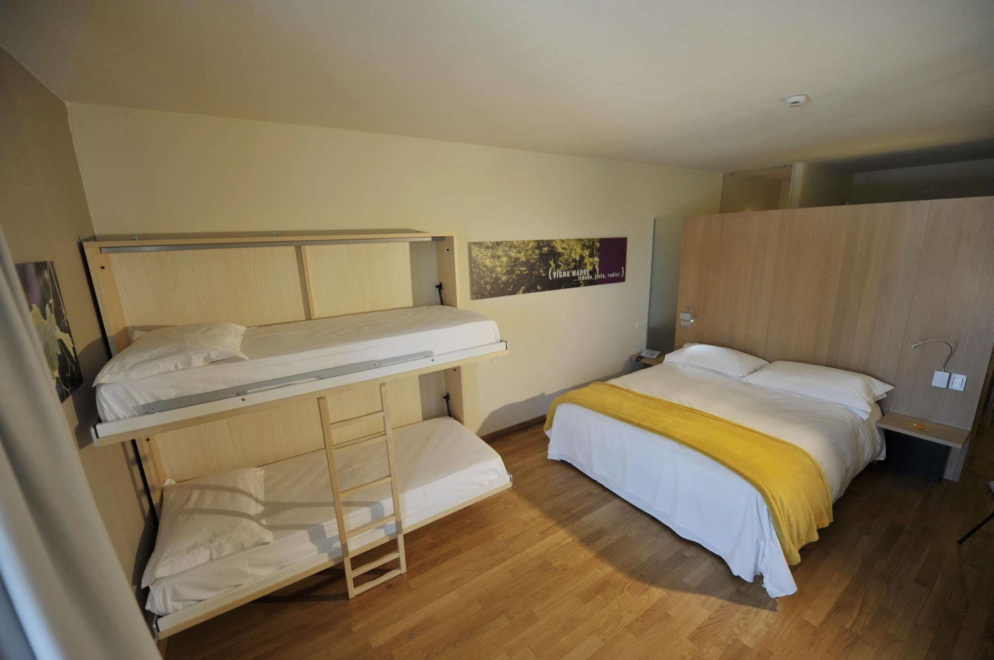 Ca' Del Lupo Hotell Montelupo Albese Eksteriør bilde